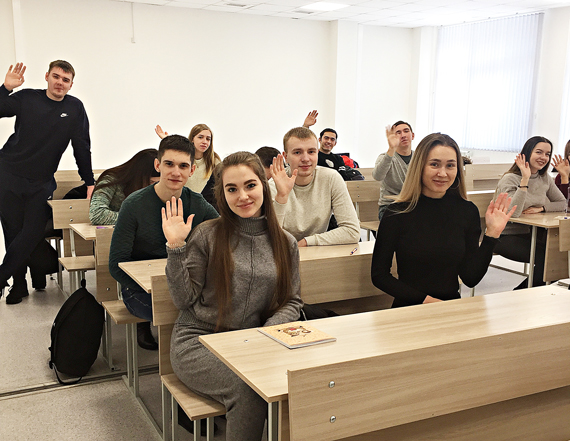 Студенты ИСИ на занятиях в корпусе в Студгородке