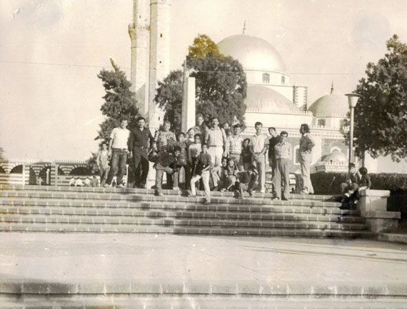 Мечеть в городе Хомс 27 лет назад. Кем стали эти мальчишки сейчас?