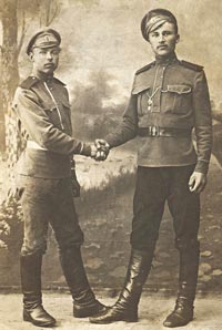 Прадед Феодосий Андреевич СКРЫПНИК (справа), 1916 г., Семёновский полк