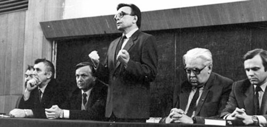  На собрании университета, сидят (слева направо): В.А. Сапожников, Г.Ф. Вахненко, А.С. Проворов, В.С. Соколов, С.И. Елисафенко, А.И. Баянов.