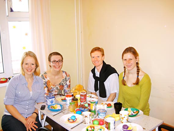 С немецкими студентами на праздновании Пасхи